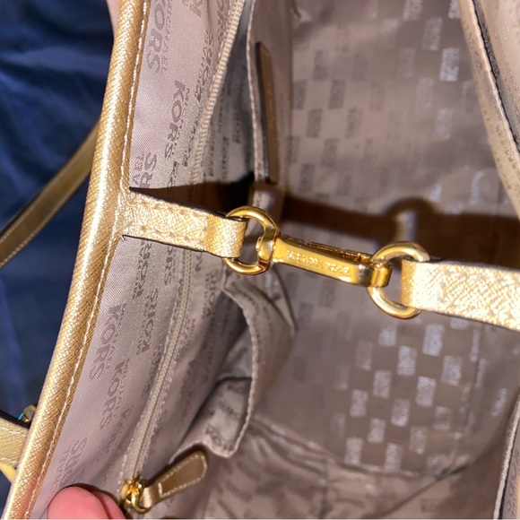 EUC Michael kors gold XL tote bag - Picture 12 of 17